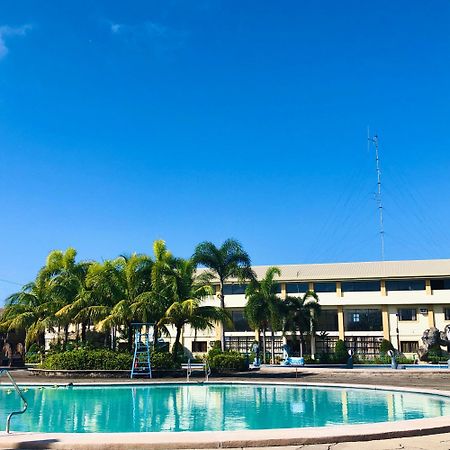 Klir Waterpark Resort And Hotels Guiguinto Екстер'єр фото