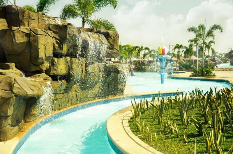 Klir Waterpark Resort And Hotels Guiguinto Екстер'єр фото